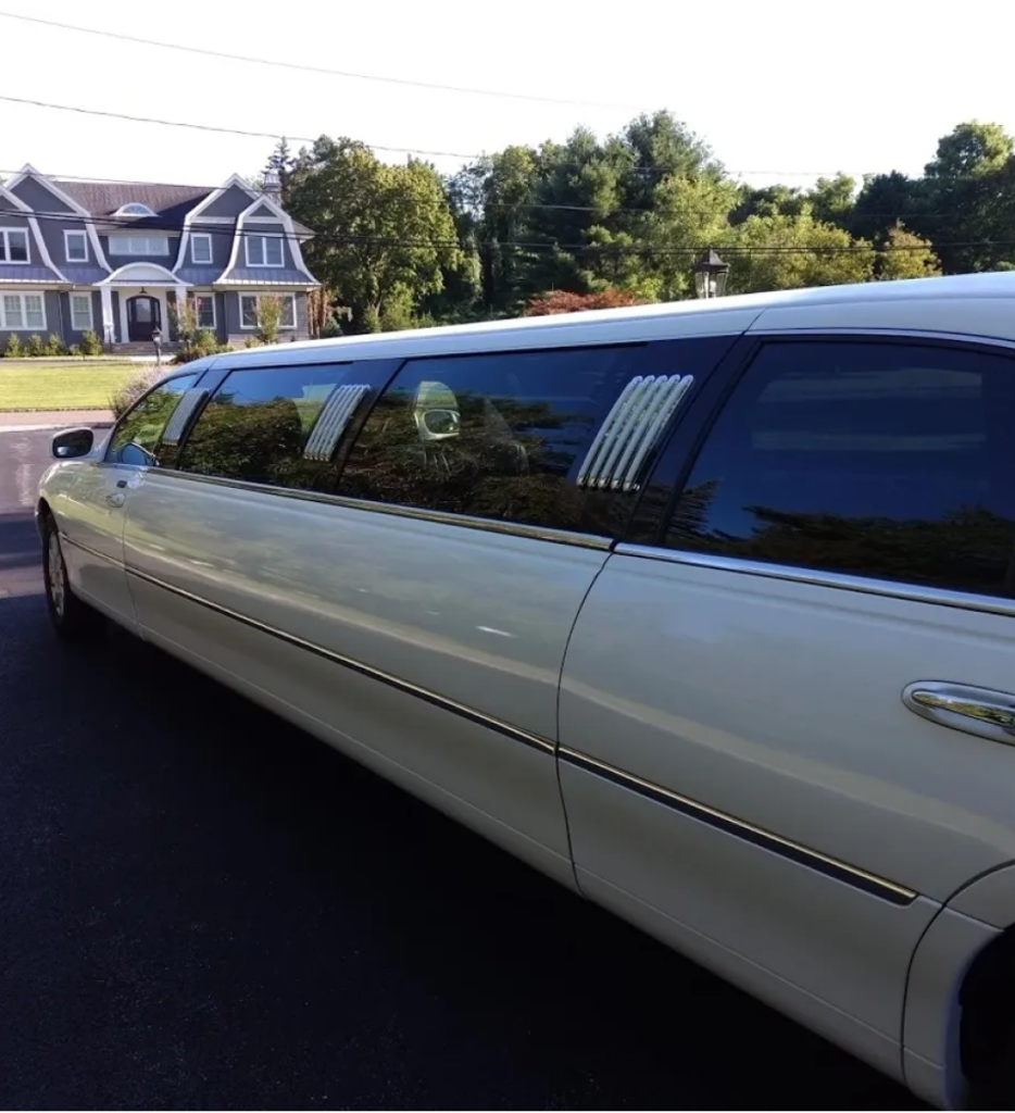 Redefining Airport Transfers To Boost Your Limousine Experience